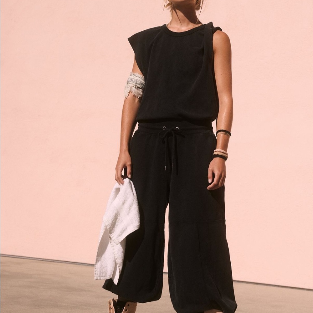 Elegant Black Sleeveless Jumpsuit